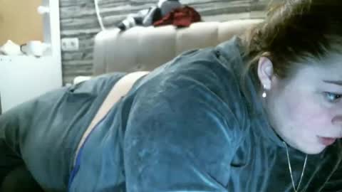 Snapshot of ellimol chatting on 03/11/25, 06:19 EliMoL online show from 03/11/25, 06:19