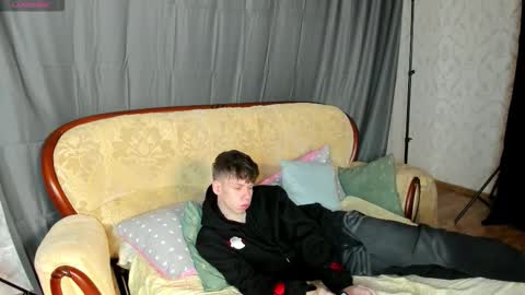 elliot_mars_ online show from 10/17/25, 11:24