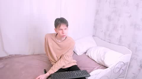 elliot_mars_ online show from 01/12/26, 06:57