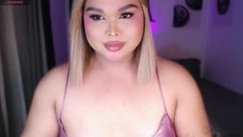 Snapshot of ellise_husson chatting on 05/20/26, 12:22 Ellise online show from 05/20/26, 12:22