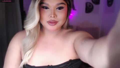 Snapshot of ellise_husson chatting on 07/08/26, 04:17 Ellise online show from 07/08/26, 04:17