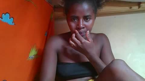Snapshot of ellodi chatting on 05/17/26, 11:17 Ellodi online show from 05/17/26, 11:17