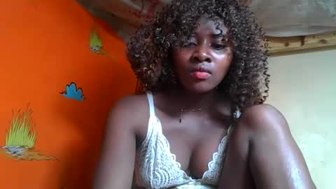 Snapshot of ellodi chatting on 05/30/26, 11:35 Ellodi online show from 05/30/26, 11:35