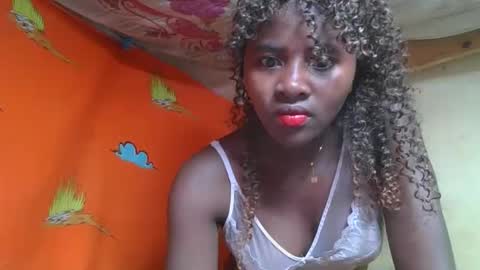 Snapshot of ellodi chatting on 06/03/26, 12:57 Ellodi online show from 06/03/26, 12:57