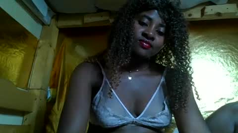 Snapshot of ellodi chatting on 06/13/26, 01:09 Ellodi online show from 06/13/26, 01:09