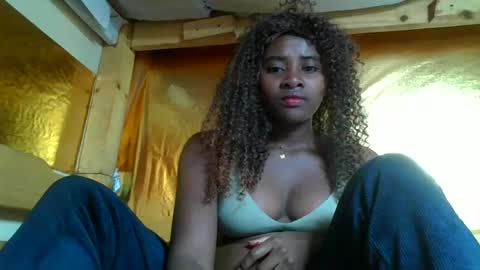 Snapshot of ellodi chatting on 06/14/26, 05:31 Ellodi online show from 06/14/26, 05:31