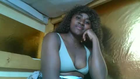 Snapshot of ellodi chatting on 06/25/26, 10:31 Ellodi online show from 06/25/26, 10:31