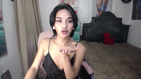 Snapshot of ellorrey chatting on 10/21/25, 02:56 ELLORREY online show from 10/21/25, 02:56