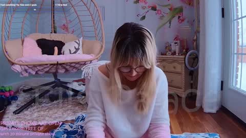 Snapshot of ells_palace chatting on 01/12/25, 06:27 Ella Bella Bo Bella online show from 01/12/25, 06:27