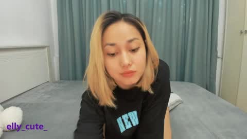 Snapshot of elly_cute_ chatting on 05/15/26, 12:06 Elly Cute online show from 05/15/26, 12:06