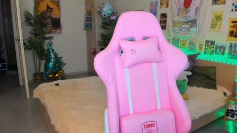 Elly     Fansly  online show from 01/07/25, 10:01