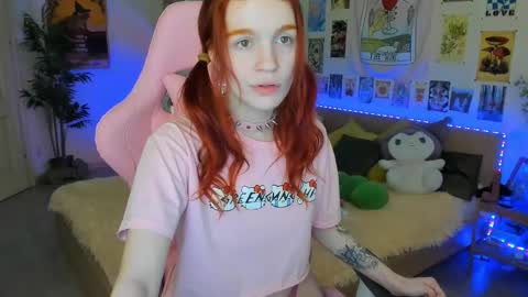 Elly     Fansly  online show from 02/25/25, 06:58