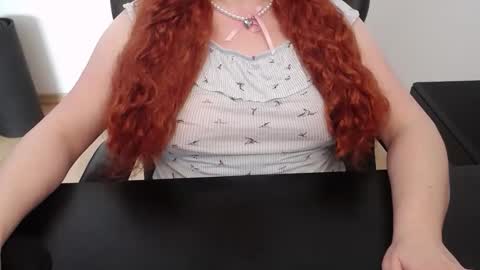 Elly online show from 04/16/26, 01:56