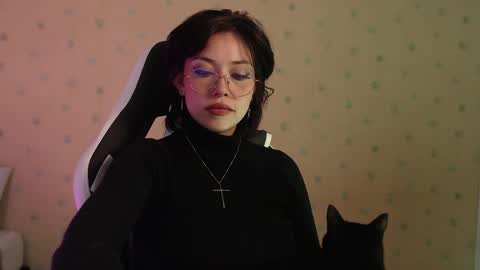 Emy Castro online show from 12/17/25, 12:49