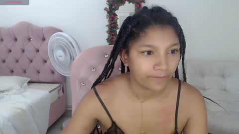 Snapshot of elly_willis chatting on 01/03/25, 03:55 Elly online show from 01/03/25, 03:55