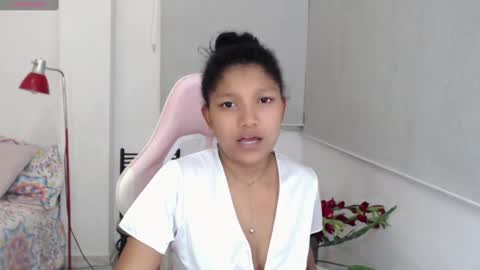 Snapshot of elly_willis chatting on 02/21/25, 02:06 Elly online show from 02/21/25, 02:06