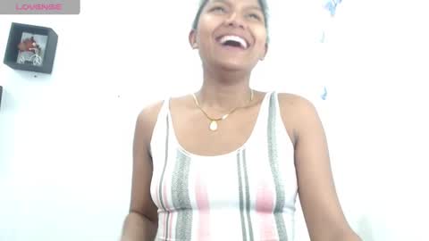 Snapshot of elly_willis chatting on 03/03/25, 04:03 Elly online show from 03/03/25, 04:03