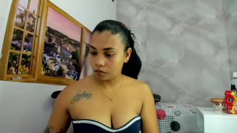 Snapshot of ellybloom chatting on 06/21/26, 02:30 ellybloom online show from 06/21/26, 02:30