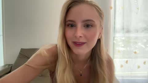 ellykeyofficial online show from 08/02/26, 04:38