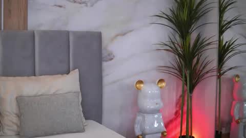 Elly online show from 10/12/25, 08:08