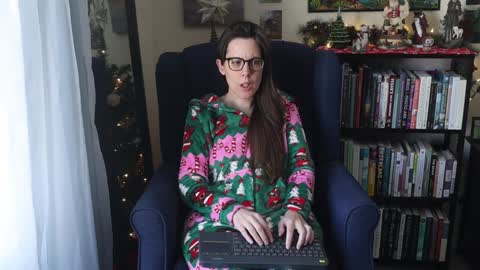 Elly Naomi online show from 12/21/24, 07:16