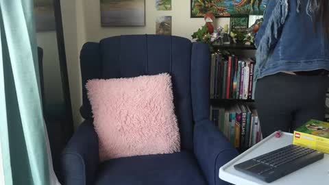 Elly Naomi online show from 01/17/25, 04:15