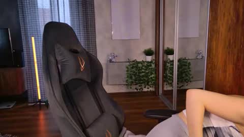 Elly online show from 11/04/25, 03:05