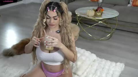 Elly online show from 10/21/25, 10:27