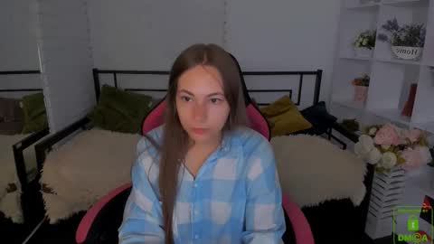 elma_lily online show from 09/18/25, 06:04