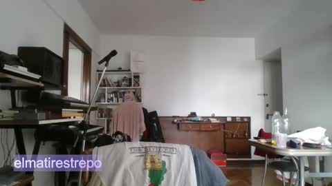 Mati Restrepo online show from 11/23/25, 12:27