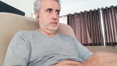 Snapshot of elmejorfvb2 chatting on 09/11/25, 06:52 fer online show from 09/11/25, 06:52