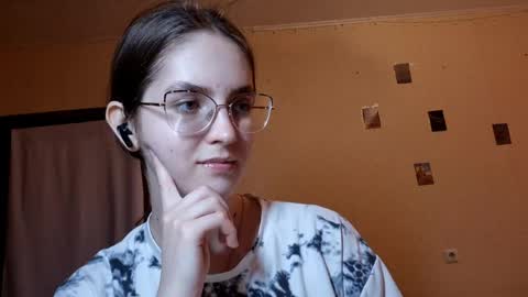 Kate online show from 05/25/26, 01:50