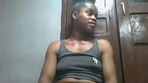 Snapshot of elodie228680 chatting on 05/05/26, 04:31 elodie228680 online show from 05/05/26, 04:31