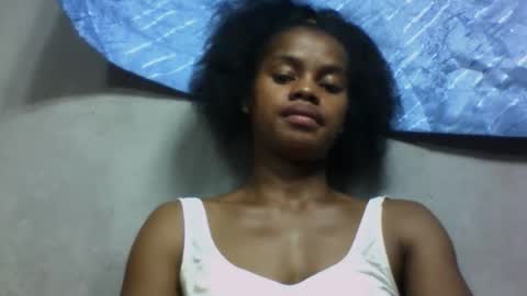 Snapshot of elodie228680 chatting on 05/15/26, 04:36 elodie228680 online show from 05/15/26, 04:36