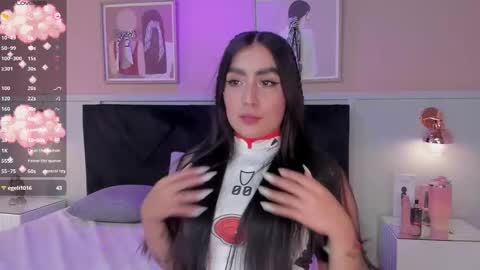 Elodie  online show from 03/17/26, 01:03