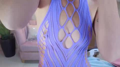 Snapshot of elody_a chatting on 10/15/25, 03:39 Elody online show from 10/15/25, 03:39