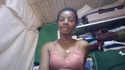 Snapshot of elodynarcisse chatting on 12/14/25, 08:41 elodynarcisse online show from 12/14/25, 08:41