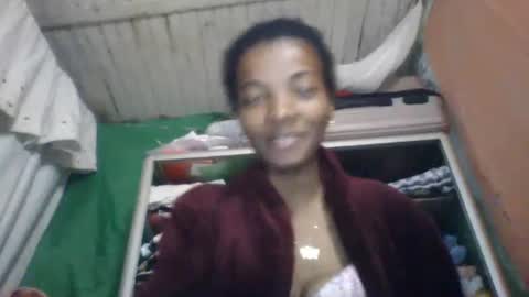 Snapshot of elodynarcisse chatting on 12/16/25, 04:01 elodynarcisse online show from 12/16/25, 04:01