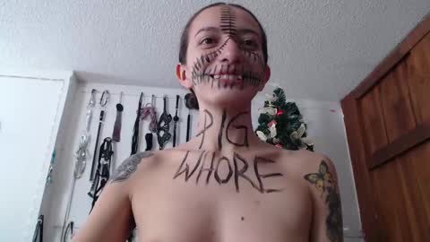 Snapshot of eloise_brown_ chatting on 12/10/24, 08:38 Chelsea Please help me to reach 100 thumbs up online show from 12/10/24, 08:38