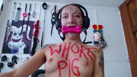 Snapshot of eloise_brown_ chatting on 01/14/25, 06:38 Chelsea Please help me to reach 100 thumbs up online show from 01/14/25, 06:38