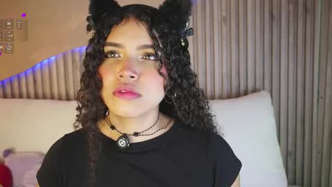 Snapshot of eloise_sweet chatting on 03/01/26, 12:18 eloise_sweet online show from 03/01/26, 12:18