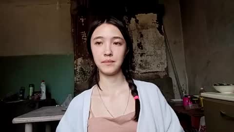 Snapshot of elouisevallian chatting on 06/29/26, 02:29 Elara online show from 06/29/26, 02:29