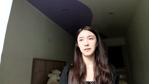 Snapshot of elouisevallian chatting on 07/05/26, 04:19 Elara online show from 07/05/26, 04:19