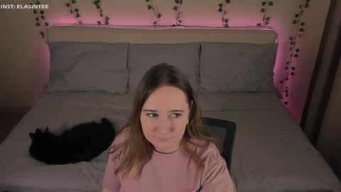 Ela give me a thumbs up if you like it  and this is important for the development of the account online show from 02/22/26, 07:12