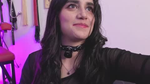 elowen_halley1 online show from 01/10/26, 07:15