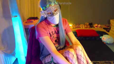 ElowenStarshade online show from 04/15/26, 09:04