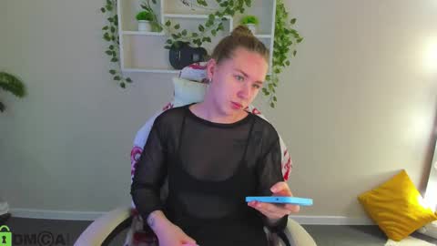 Elsie online show from 11/07/25, 12:43