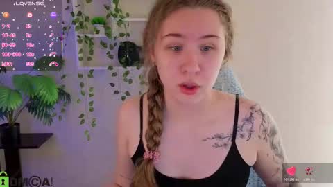 Elsie online show from 12/22/25, 01:02