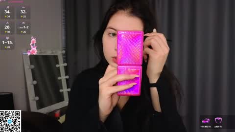 Snapshot of elswythbareford chatting on 01/27/25, 07:35 Elizabeth online show from 01/27/25, 07:35