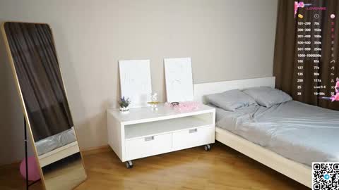 Snapshot of elswythbareford chatting on 03/04/25, 01:59 Elizabeth online show from 03/04/25, 01:59